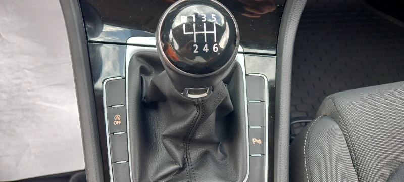 VW Golf ГАЗ ИЗКЛЮЧИТЕЛН СЕРВИ КНИЖК ОБСЛУЖ УНИКТ HiGH LiNE, снимка 13 - Автомобили и джипове - 15299629