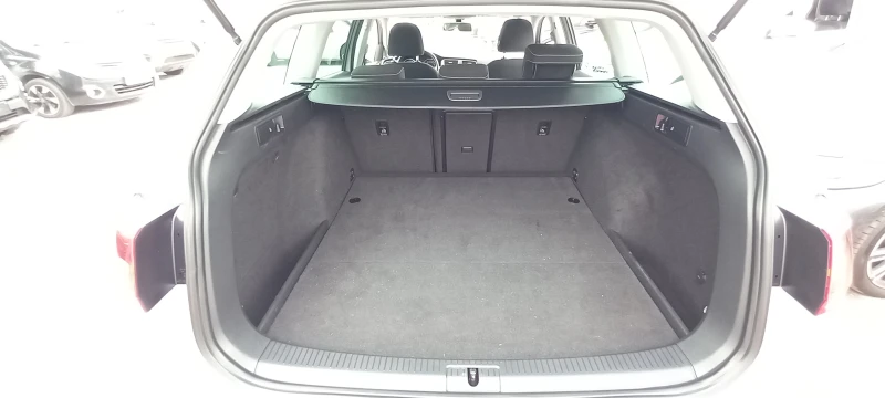 VW Golf ГАЗ ИЗКЛЮЧИТЕЛН СЕРВИ КНИЖК ОБСЛУЖ УНИКТ HiGH LiNE, снимка 17 - Автомобили и джипове - 15299629