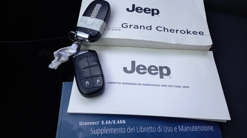 Jeep Grand cherokee 4Х4 ИЗКЛЮЧИТЕЛЕН СЕРВИЗ КНИЖ УНИКТ НАВИ ЛЕД ИТАЛИЯ, снимка 17 - Автомобили и джипове - 15299629