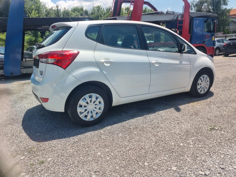 Hyundai Ix20 1.4-CRDI, снимка 5 - Автомобили и джипове - 46408576