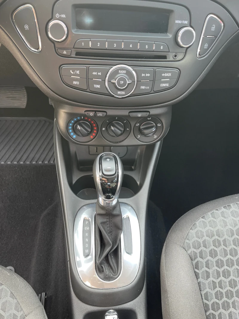 Opel Corsa 1.4 Edition автоматик като нова , снимка 9 - Автомобили и джипове - 48592488