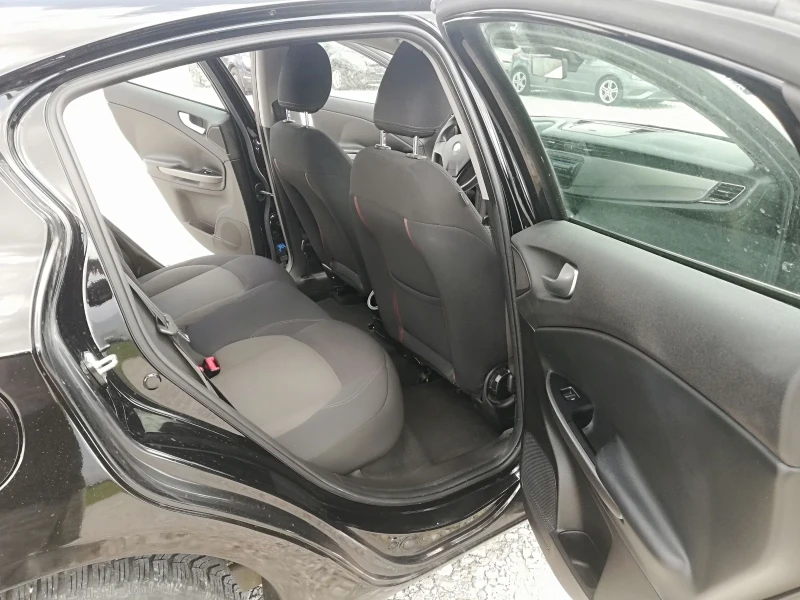 Alfa Romeo Giulietta 1.4i klima120, снимка 12 - Автомобили и джипове - 50285056