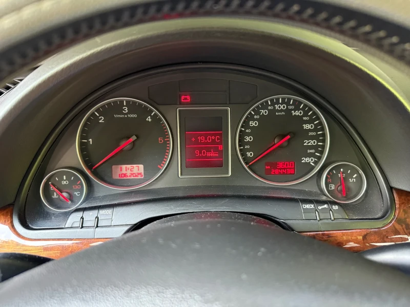 Audi A4, снимка 10 - Автомобили и джипове - 51039576