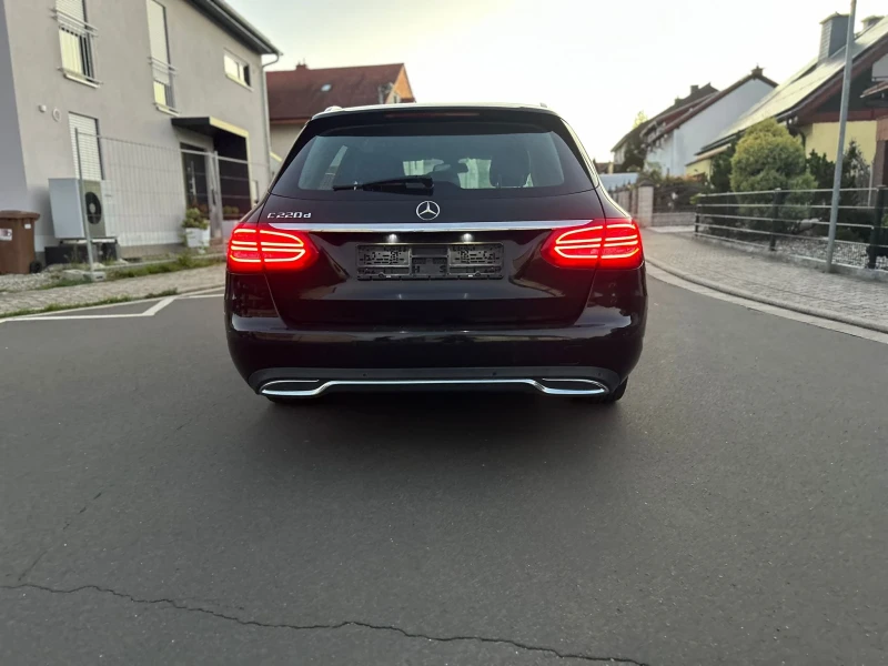 Mercedes-Benz C 220, снимка 11 - Автомобили и джипове - 52789221