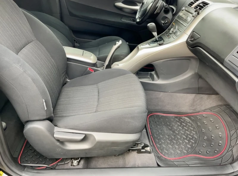 Toyota Auris Газ. инжекцион , снимка 16 - Автомобили и джипове - 53522643