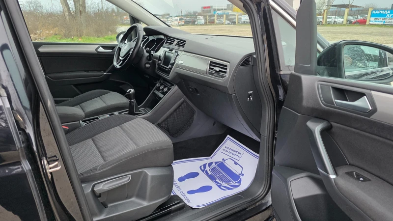 VW Touran KATO ЧИСТО НОВ/1.6d/110hp/7m, снимка 13 - Автомобили и джипове - 53576372