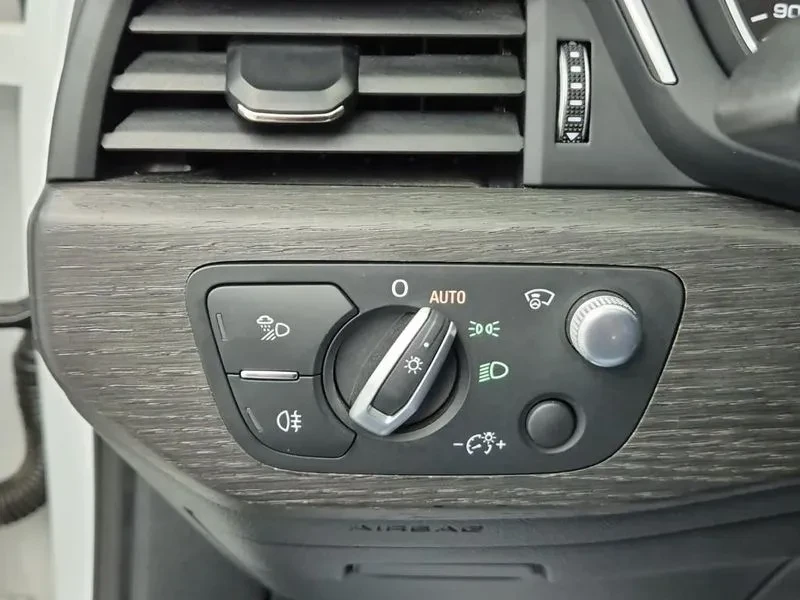 Audi A4 2.0 TFSI Premium - САМО 30% АВАНС, снимка 16 - Автомобили и джипове - 56253846
