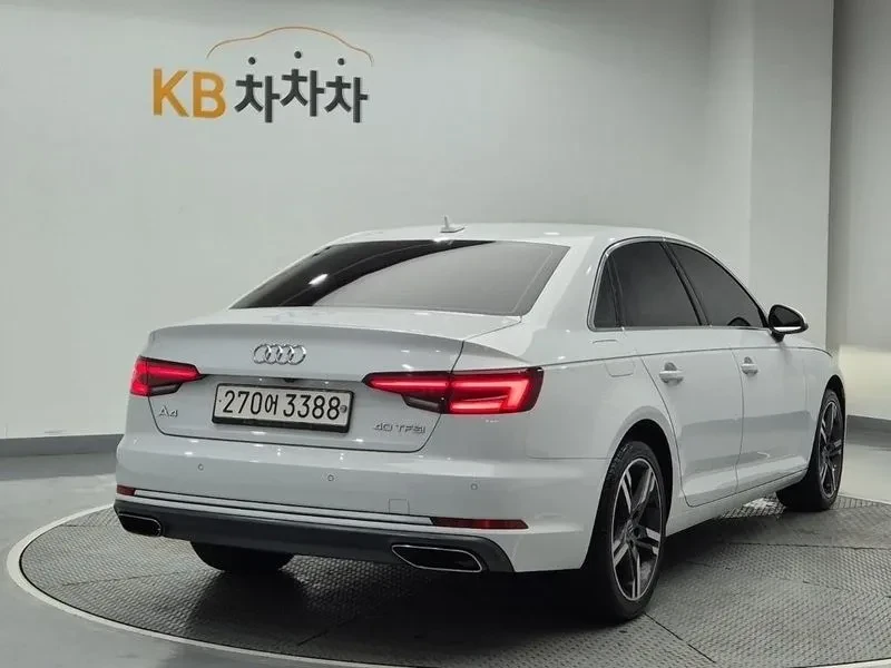 Audi A4 2.0 TFSI Premium - САМО 30% АВАНС, снимка 3 - Автомобили и джипове - 56253846