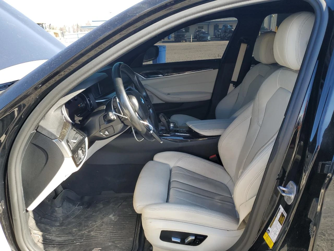 BMW 540 I* HEAD UP* DISTRONIC* KEYLESS* AMBIENT - изображение 7