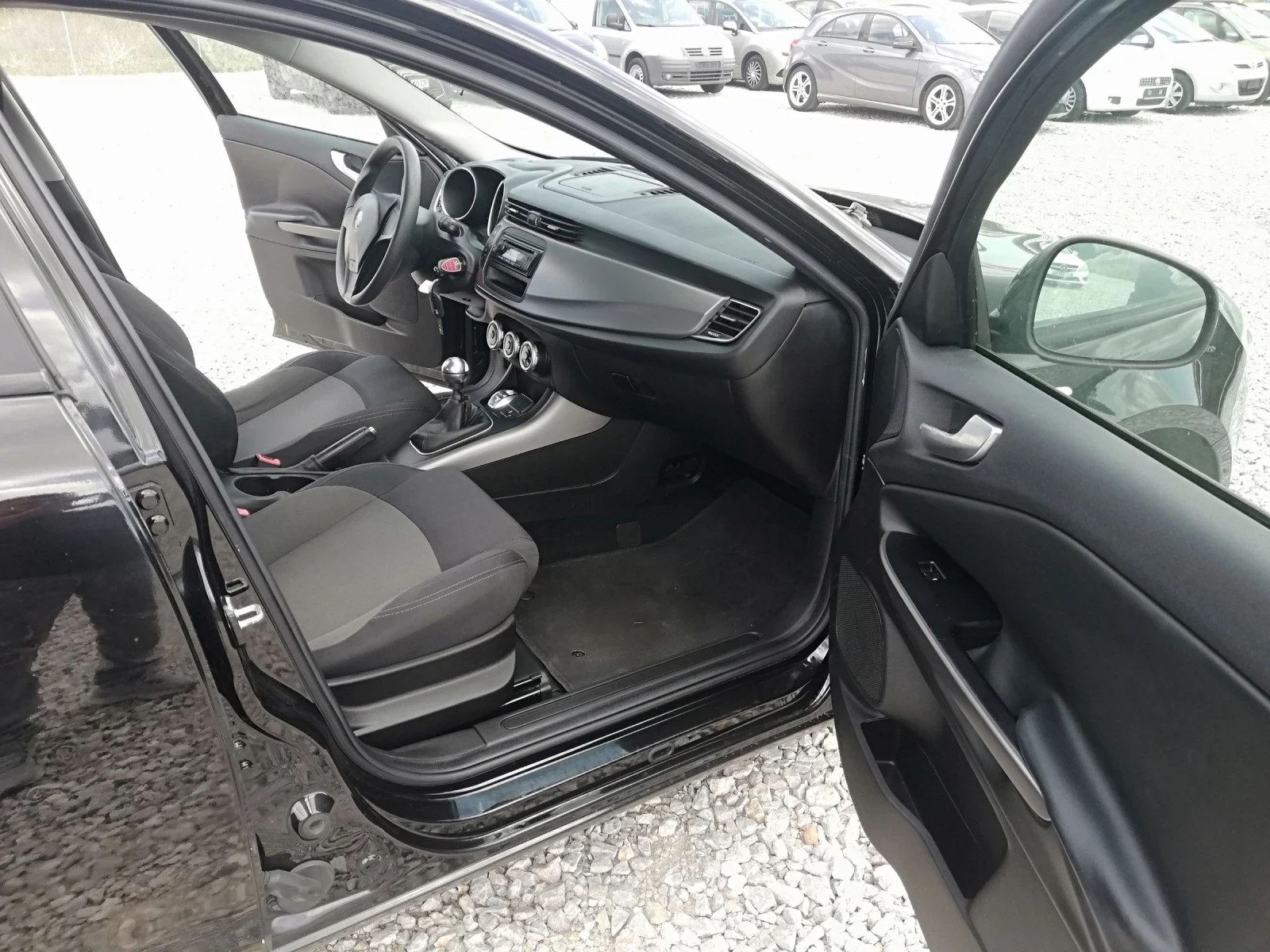 Alfa Romeo Giulietta 1.4i klima120 | Mobile.bg — изображение 13