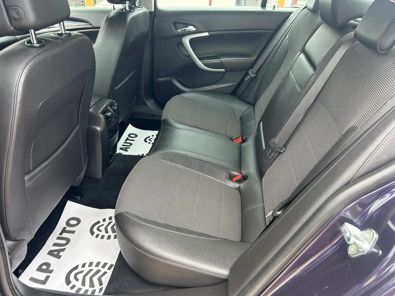 Opel Insignia 2.0d* 130k.c* КОЖА* НАВИ - изображение 9