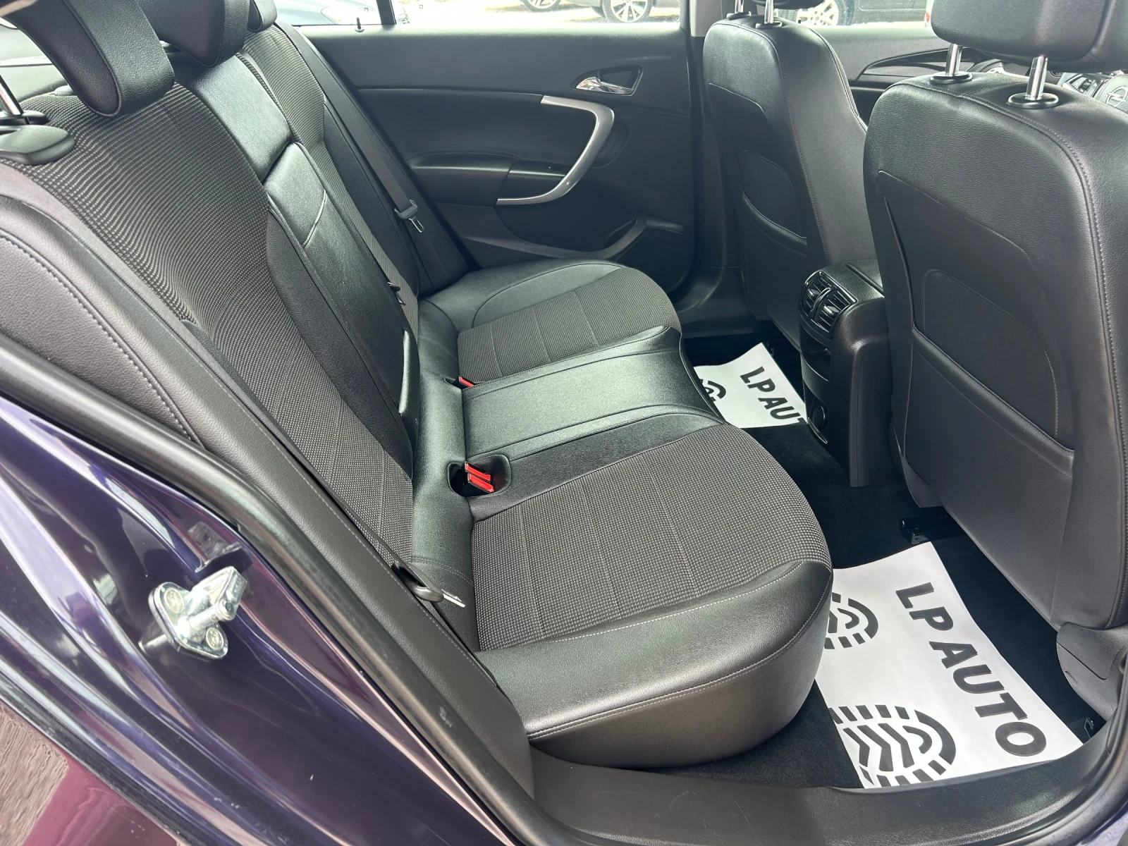 Opel Insignia 2.0d* 130k.c* КОЖА* НАВИ - изображение 8