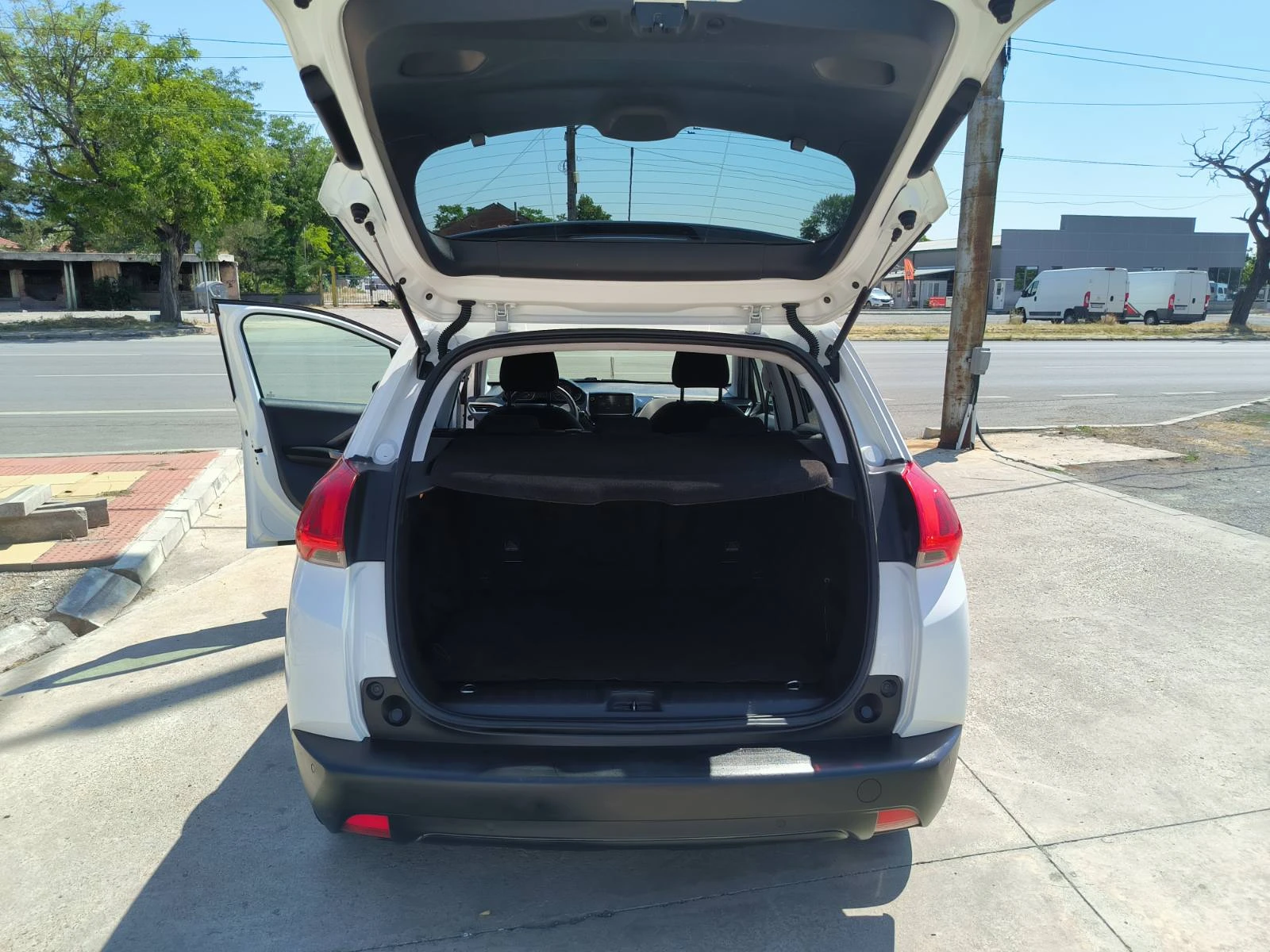 Peugeot 2008 1.6d-Navi-Euro-6B | Mobile.bg   11