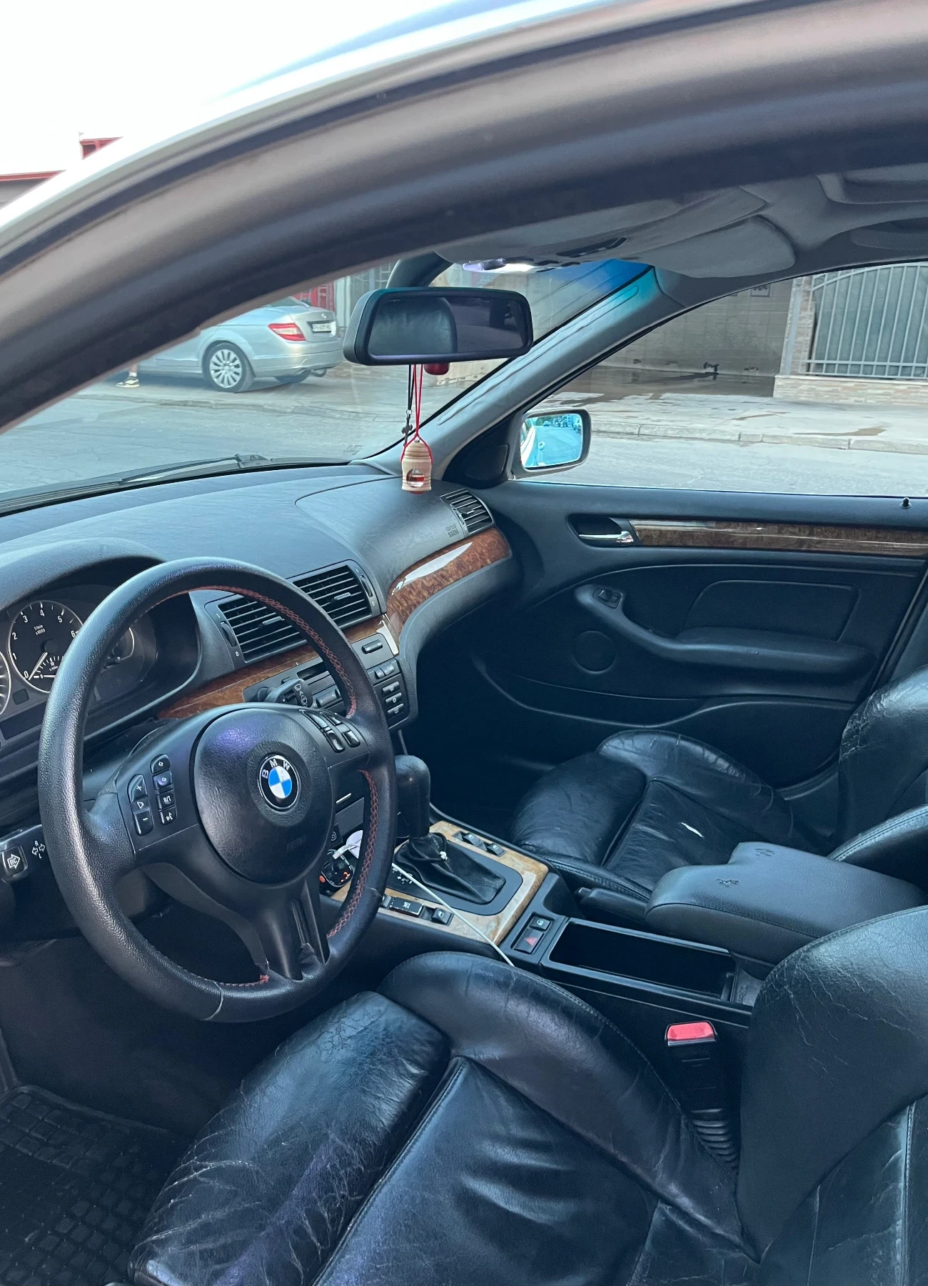 BMW 320  - изображение 6