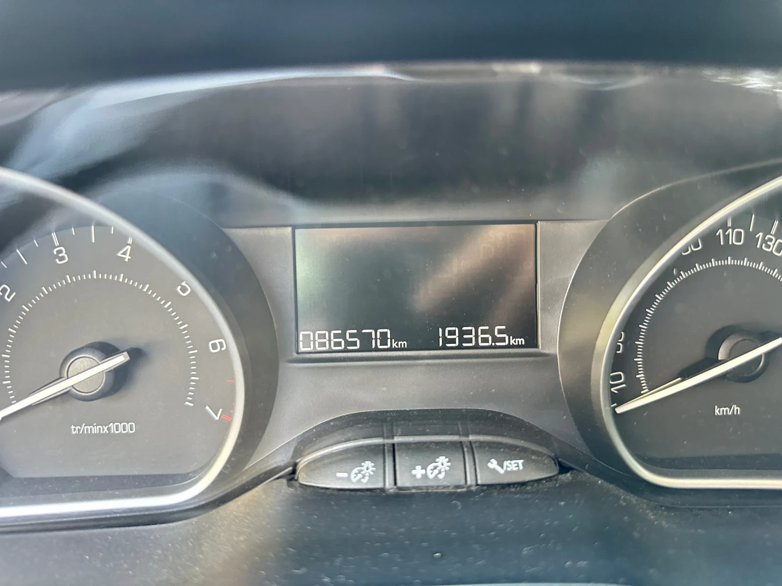 Peugeot 208 1.2 PURE TECH | Mobile.bg   6