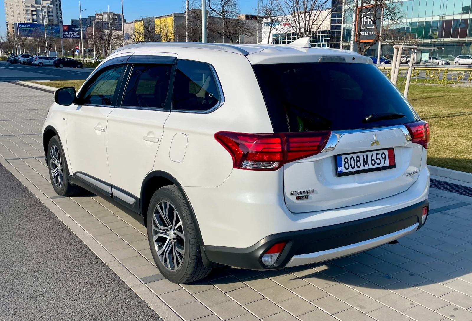Mitsubishi Outlander GT 3.0 V6 Full, снимка 5 - Автомобили и джипове - 53522643