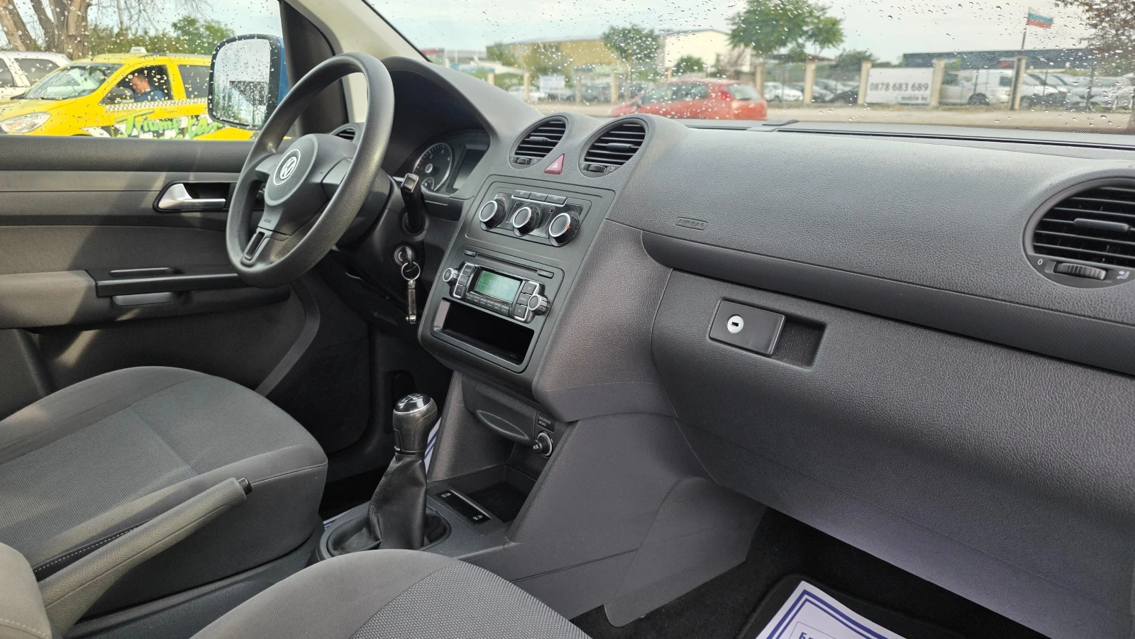 VW Caddy KATO ЧИСТО НОВ, снимка 13 - Автомобили и джипове - 53773689