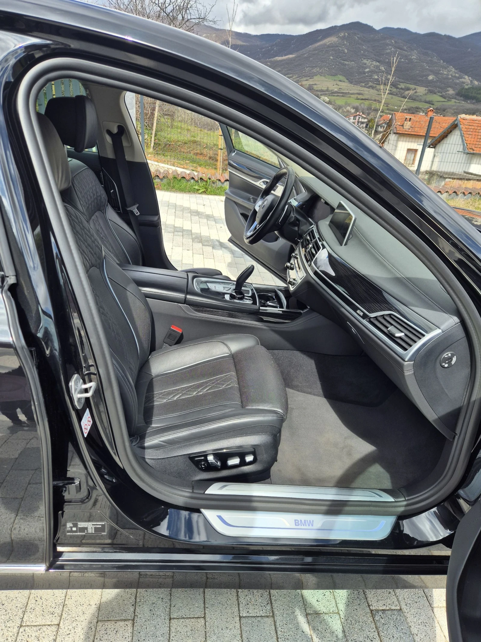 BMW 740 xDrive , снимка 13 - Автомобили и джипове - 54036247
