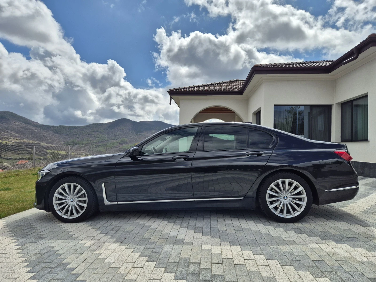 BMW 740 xDrive , снимка 8 - Автомобили и джипове - 54036247