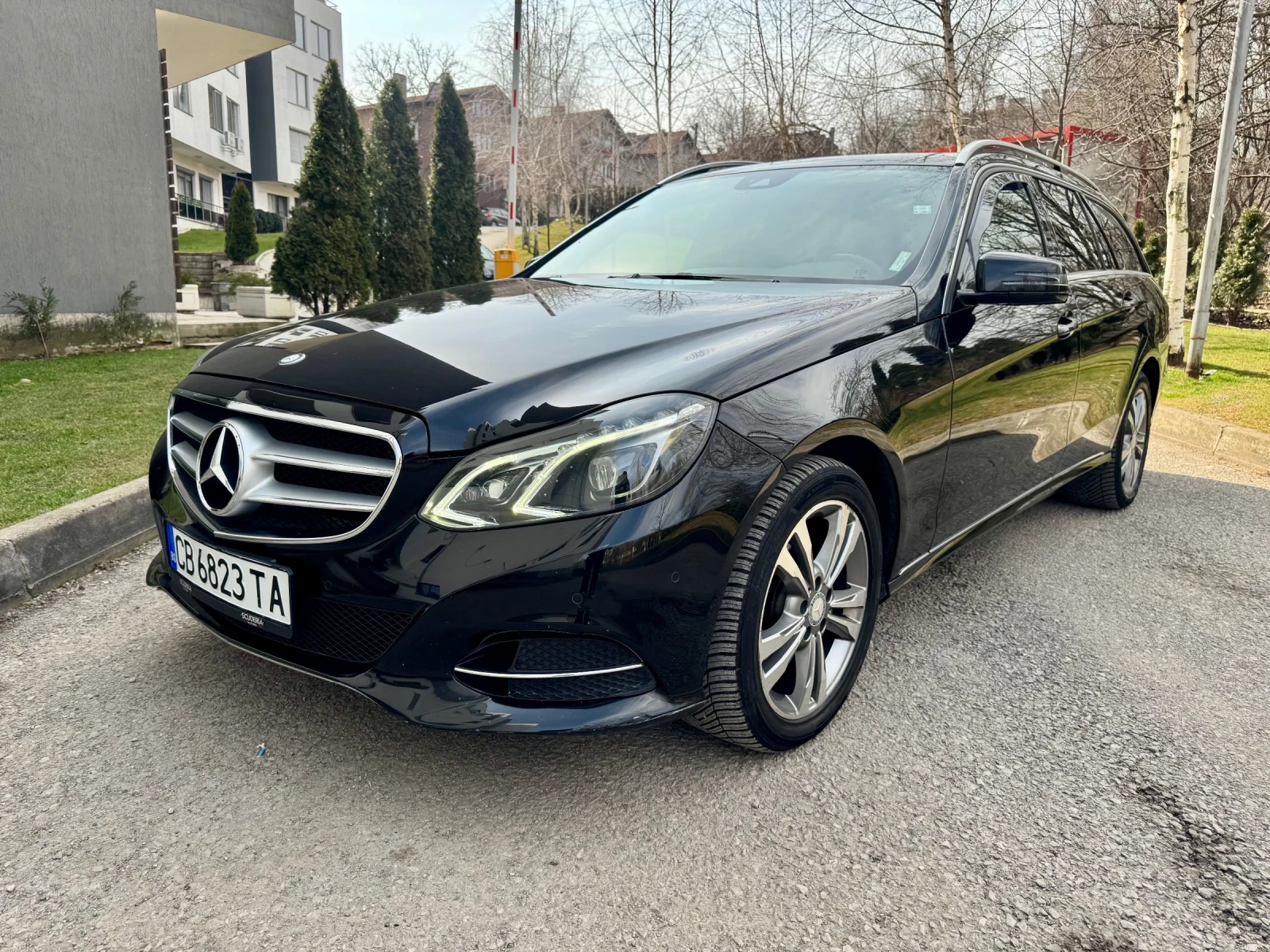 Mercedes-Benz E 220 4x4, снимка 2 - Автомобили и джипове - 54072018