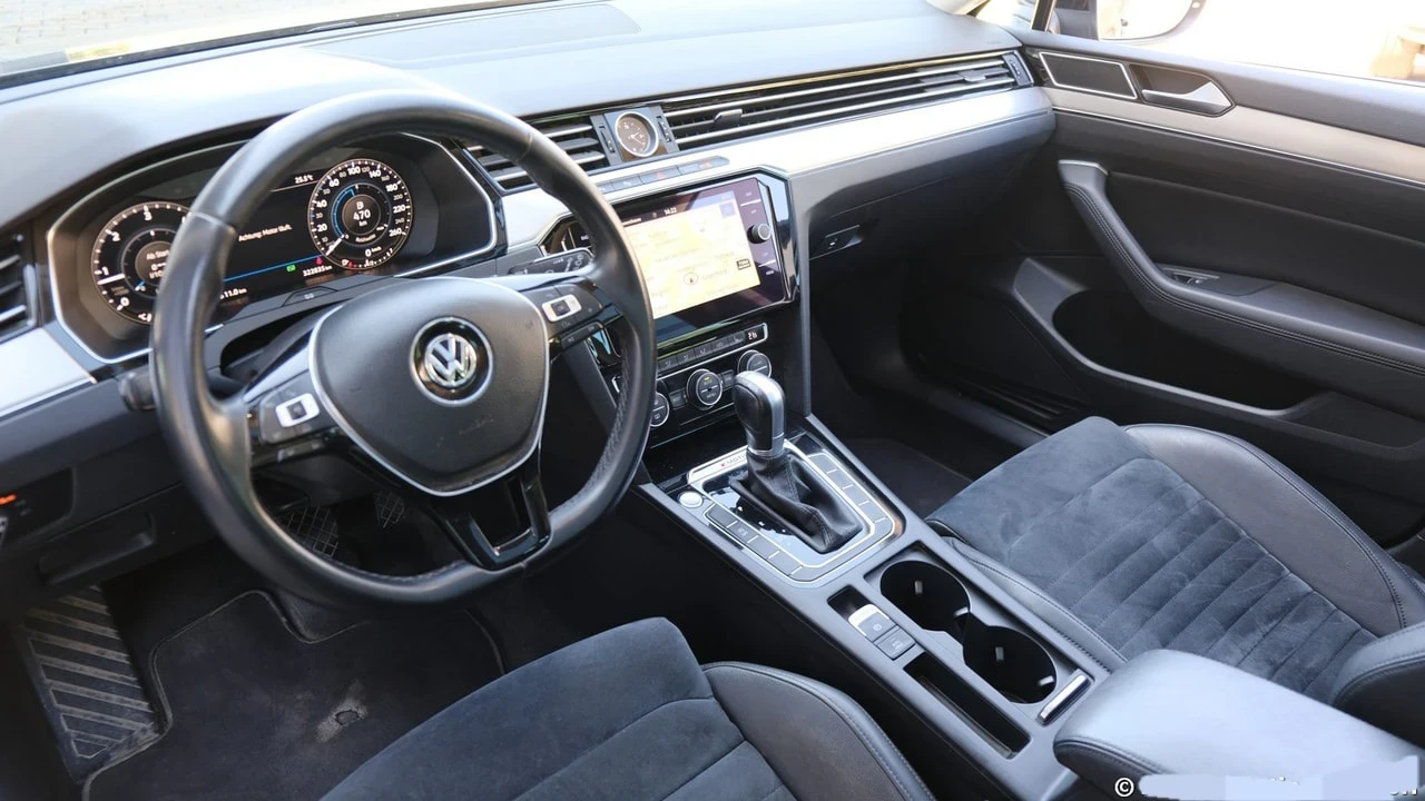 VW Passat, снимка 10 - Автомобили и джипове - 54507550