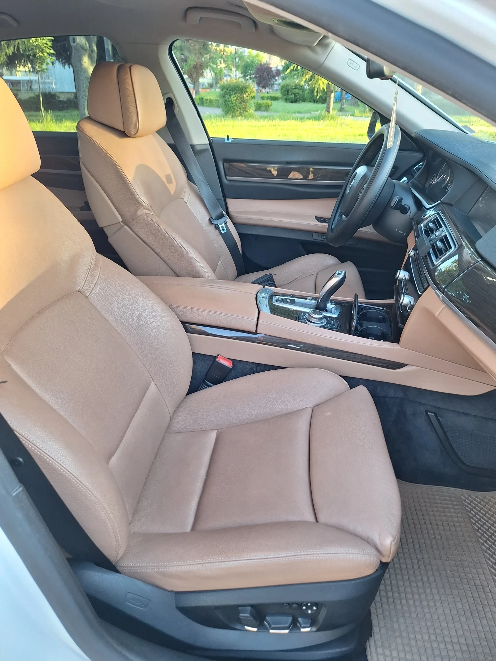 BMW 730, снимка 12 - Автомобили и джипове - 54692215