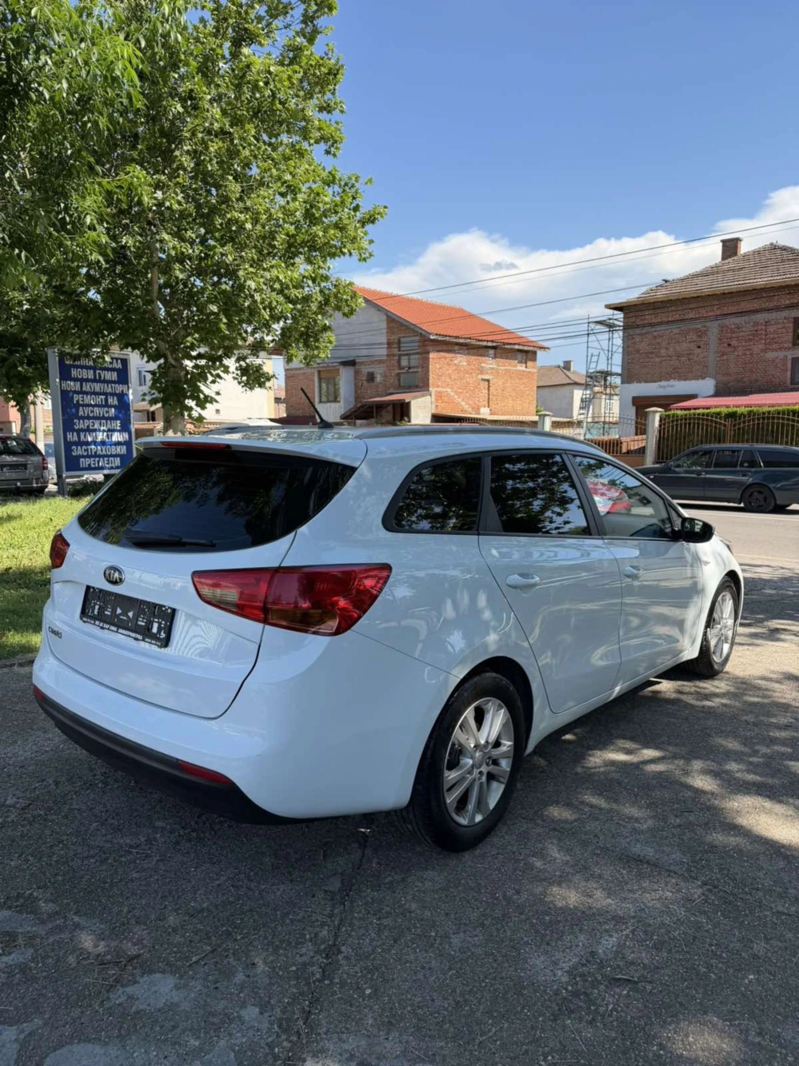 Kia Ceed, снимка 4 - Автомобили и джипове - 54918707