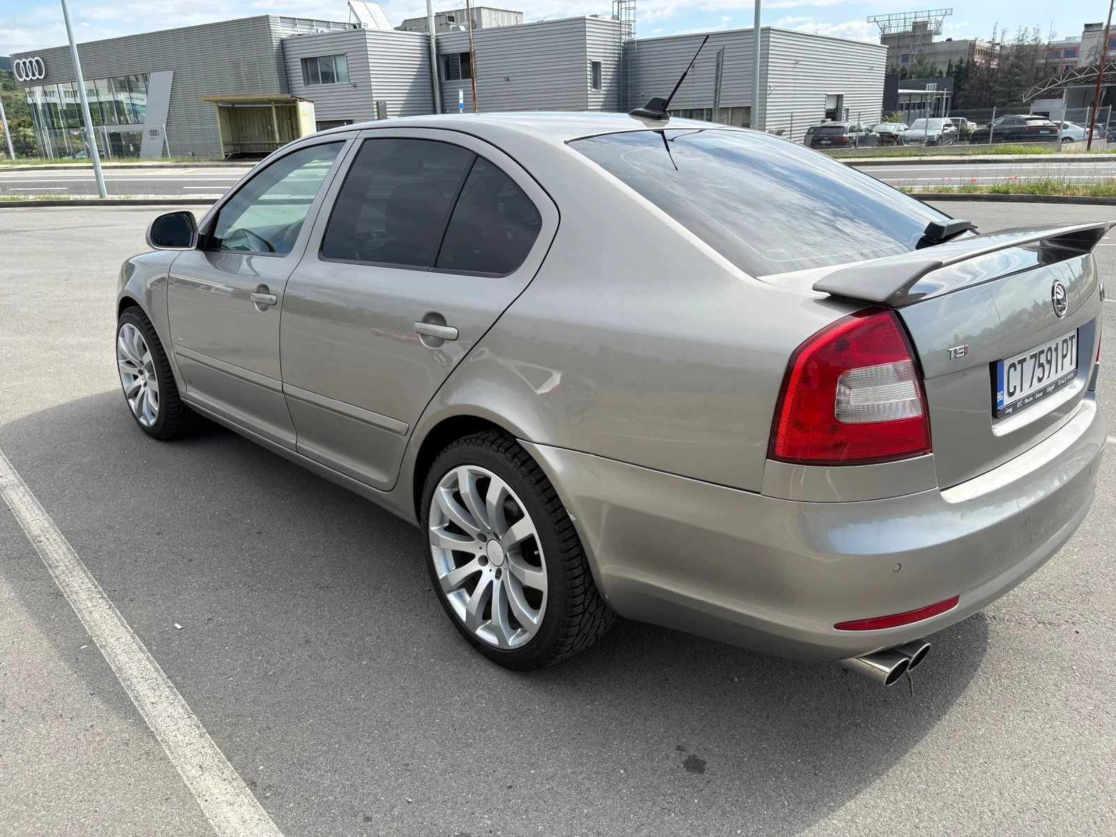Skoda Octavia 1.8TSI, снимка 6 - Автомобили и джипове - 54939713