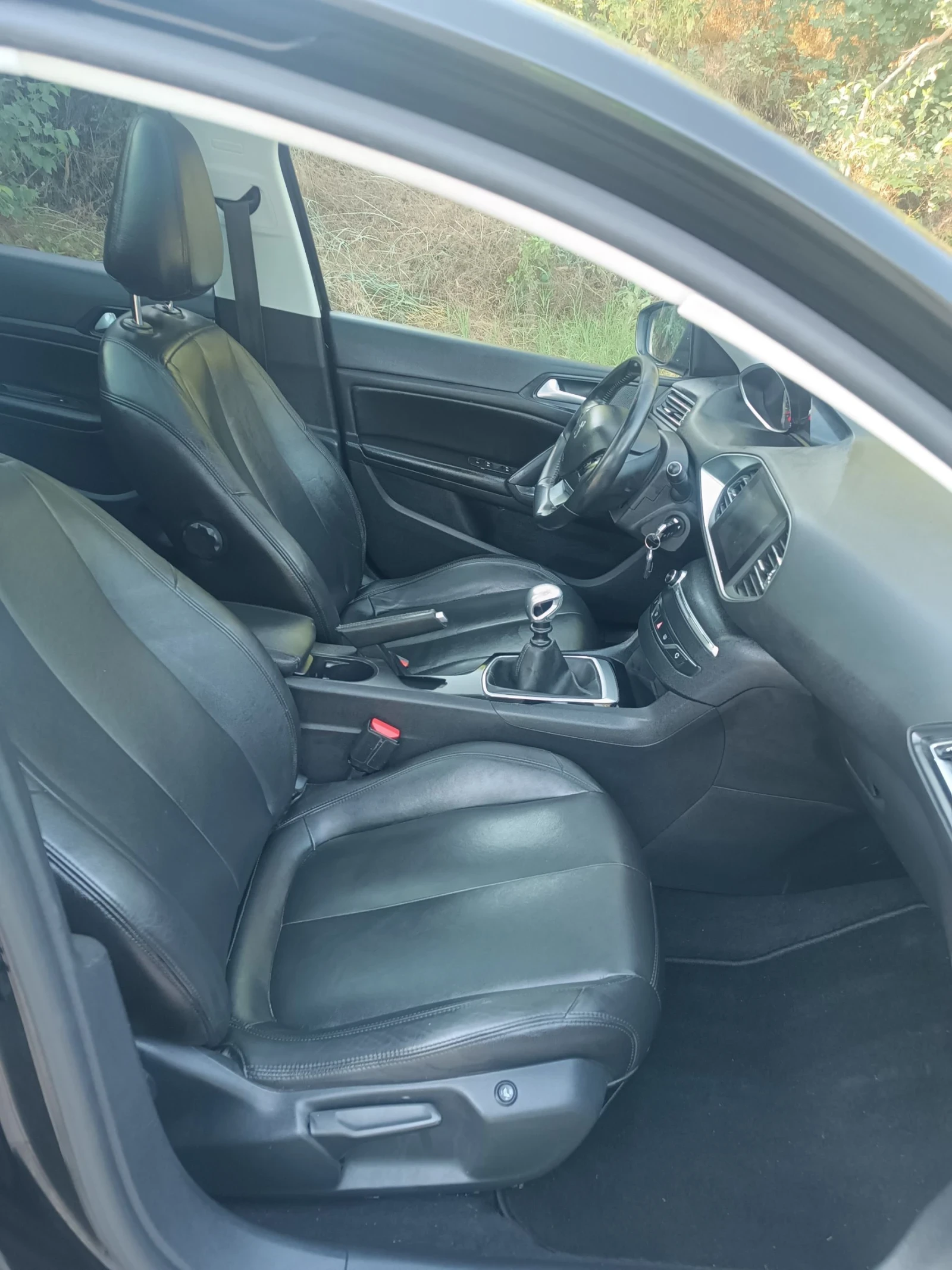 Peugeot 308 1.6 blueHDi, снимка 13 - Автомобили и джипове - 55081549