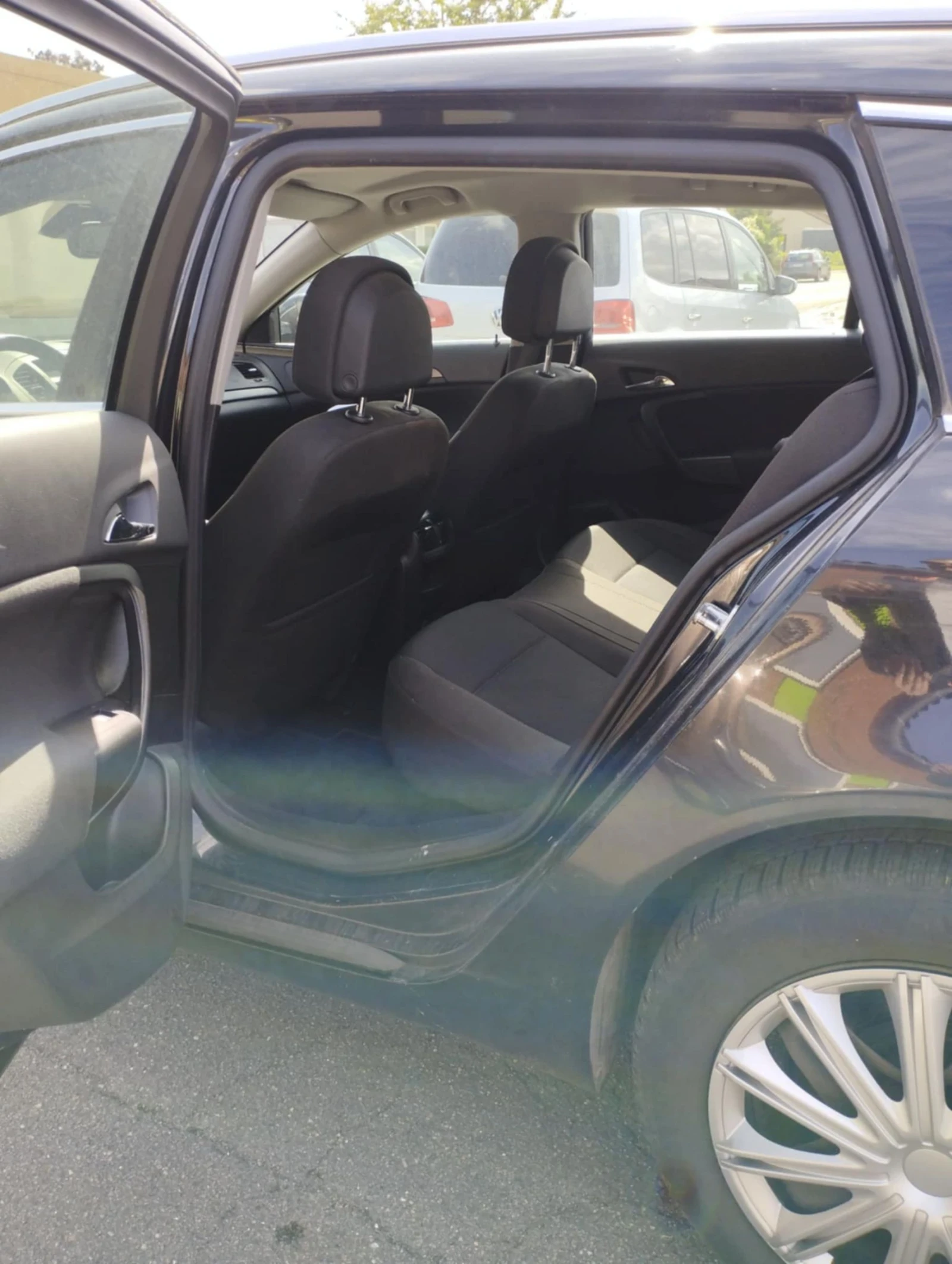 Opel Insignia, снимка 4 - Автомобили и джипове - 55115237