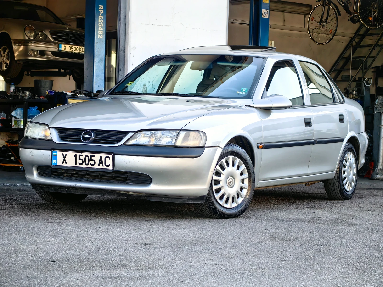 Opel Vectra 1.6 mono, снимка 2 - Автомобили и джипове - 55655476