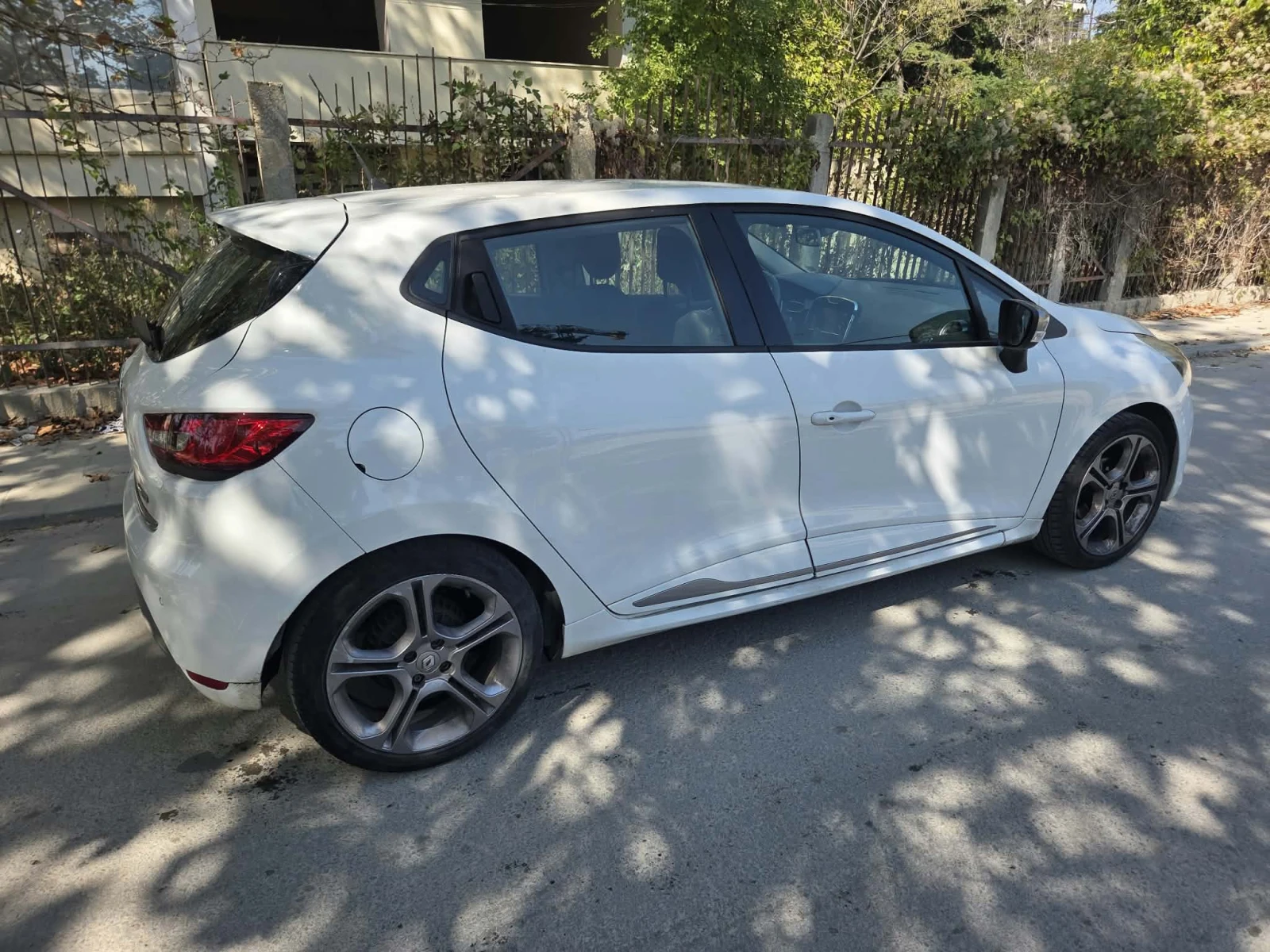 Renault Clio, снимка 5 - Автомобили и джипове - 56054823