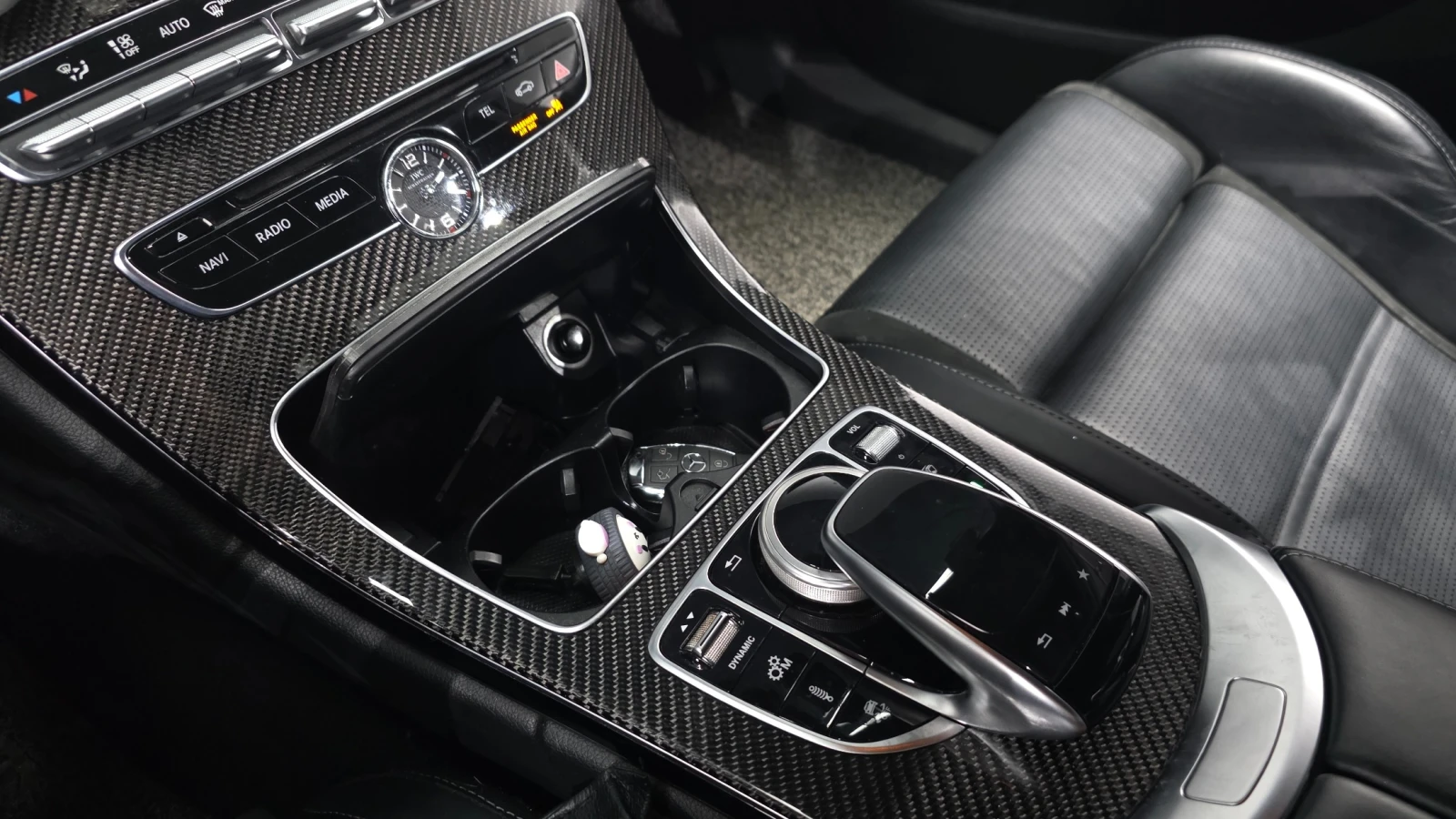 Mercedes-Benz C 63 AMG 4.0 V8 Biturbo, снимка 8 - Автомобили и джипове - 56104468