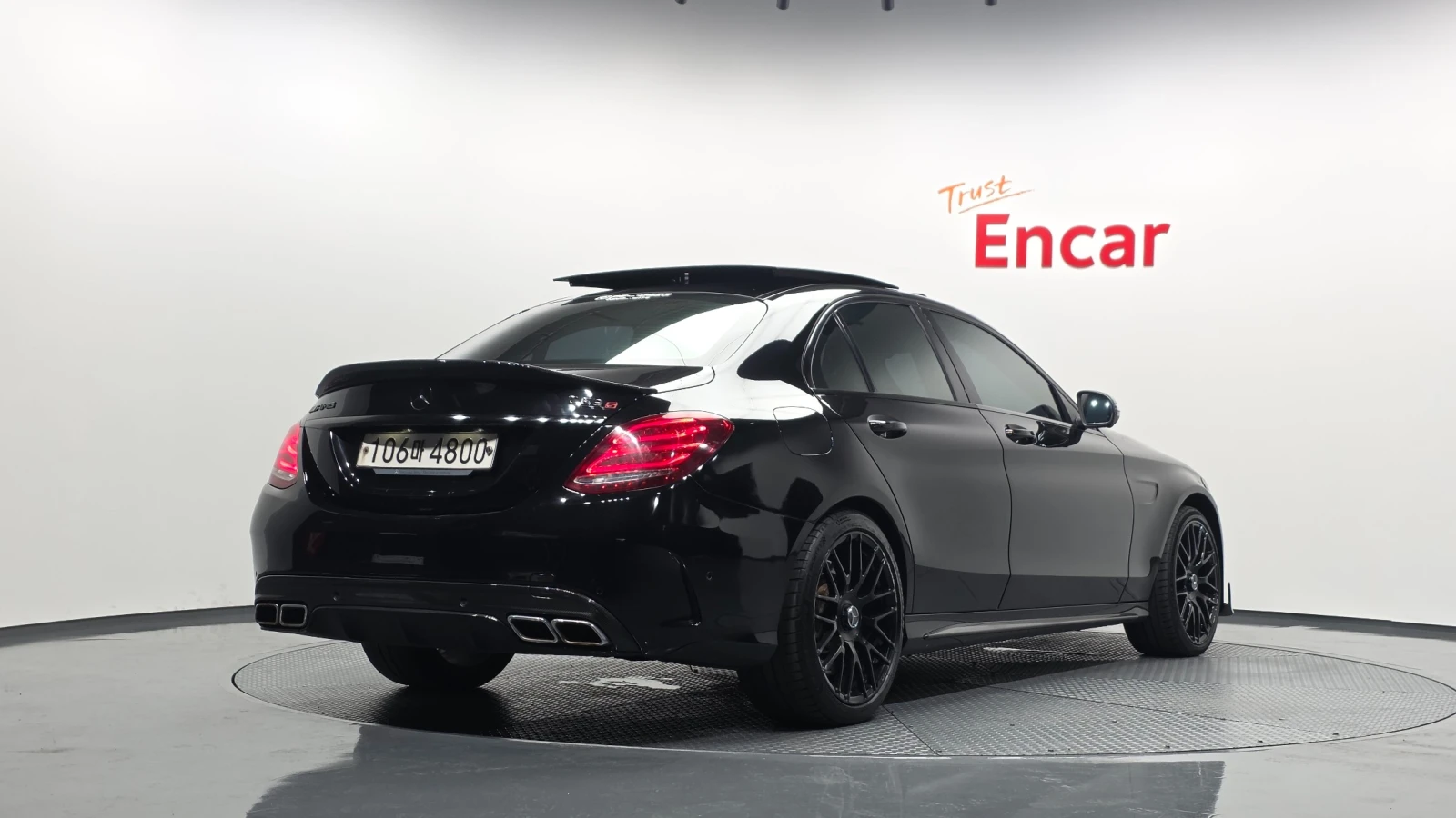 Mercedes-Benz C 63 AMG 4.0 V8 Biturbo, снимка 2 - Автомобили и джипове - 56104468