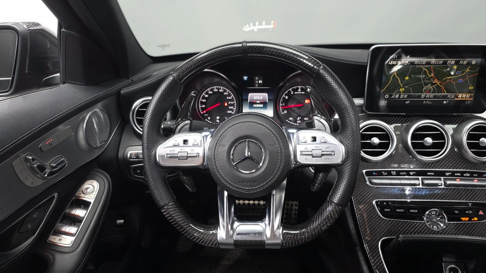 Mercedes-Benz C 63 AMG 4.0 V8 Biturbo, снимка 14 - Автомобили и джипове - 56104468
