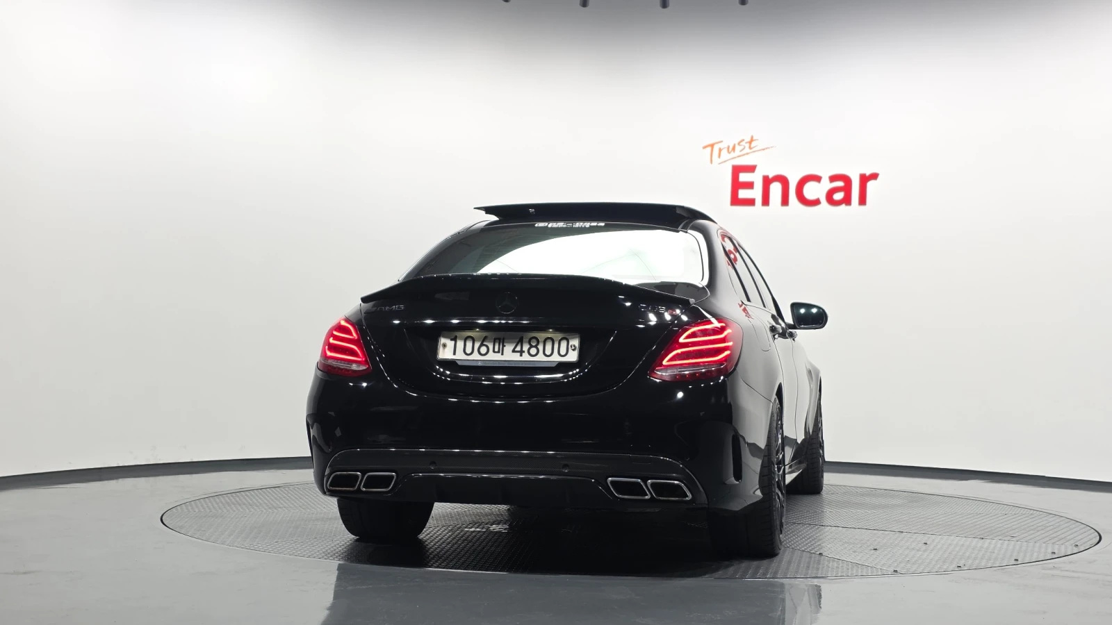 Mercedes-Benz C 63 AMG 4.0 V8 Biturbo, снимка 4 - Автомобили и джипове - 56104468