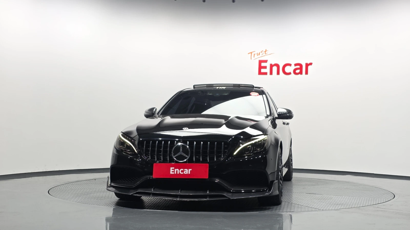 Mercedes-Benz C 63 AMG 4.0 V8 Biturbo, снимка 3 - Автомобили и джипове - 56104468