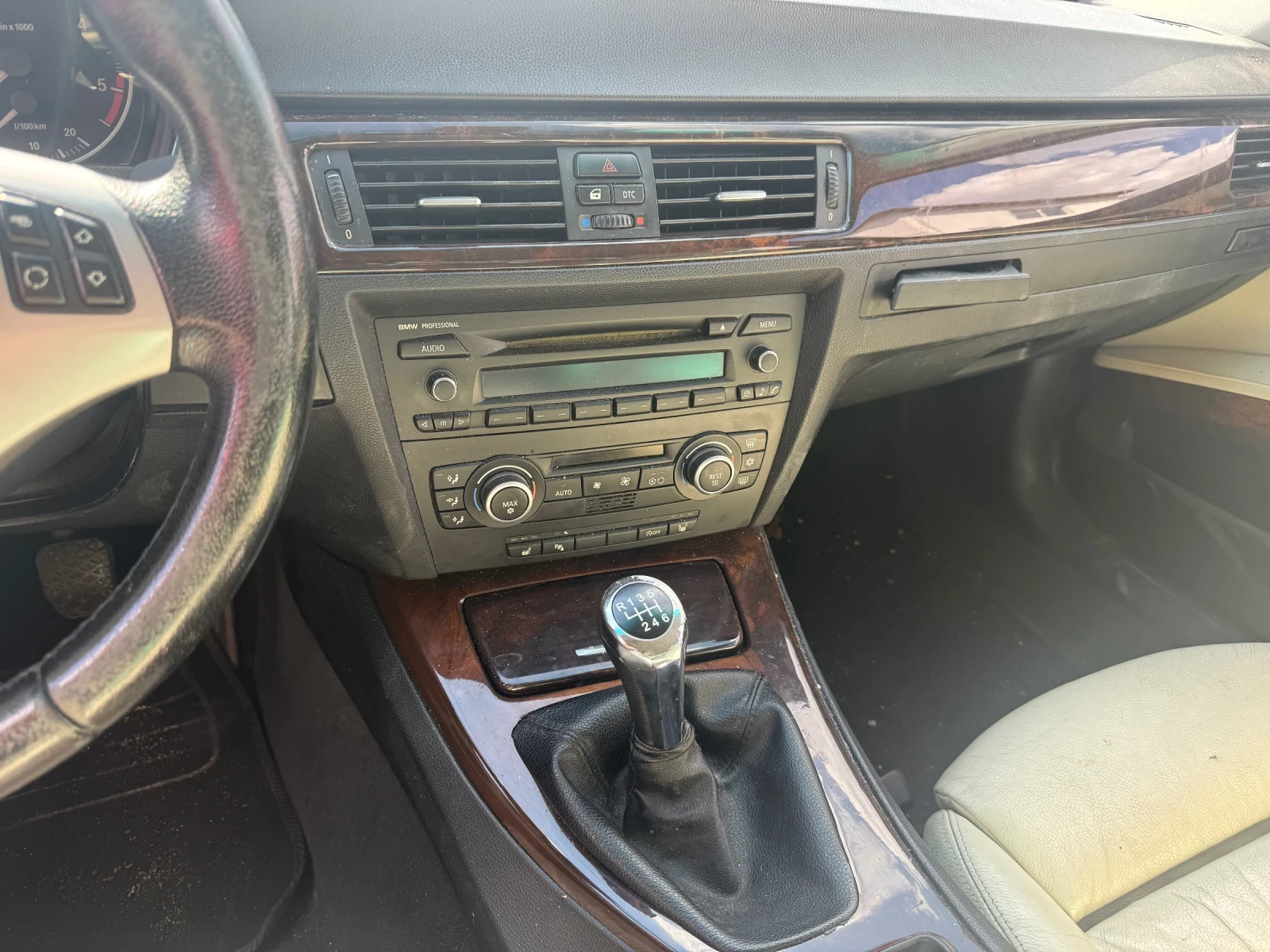 BMW 320 D 163hp Xenon/Ел. Рейка/Рекаро с подгрев/, снимка 10 - Автомобили и джипове - 56316055