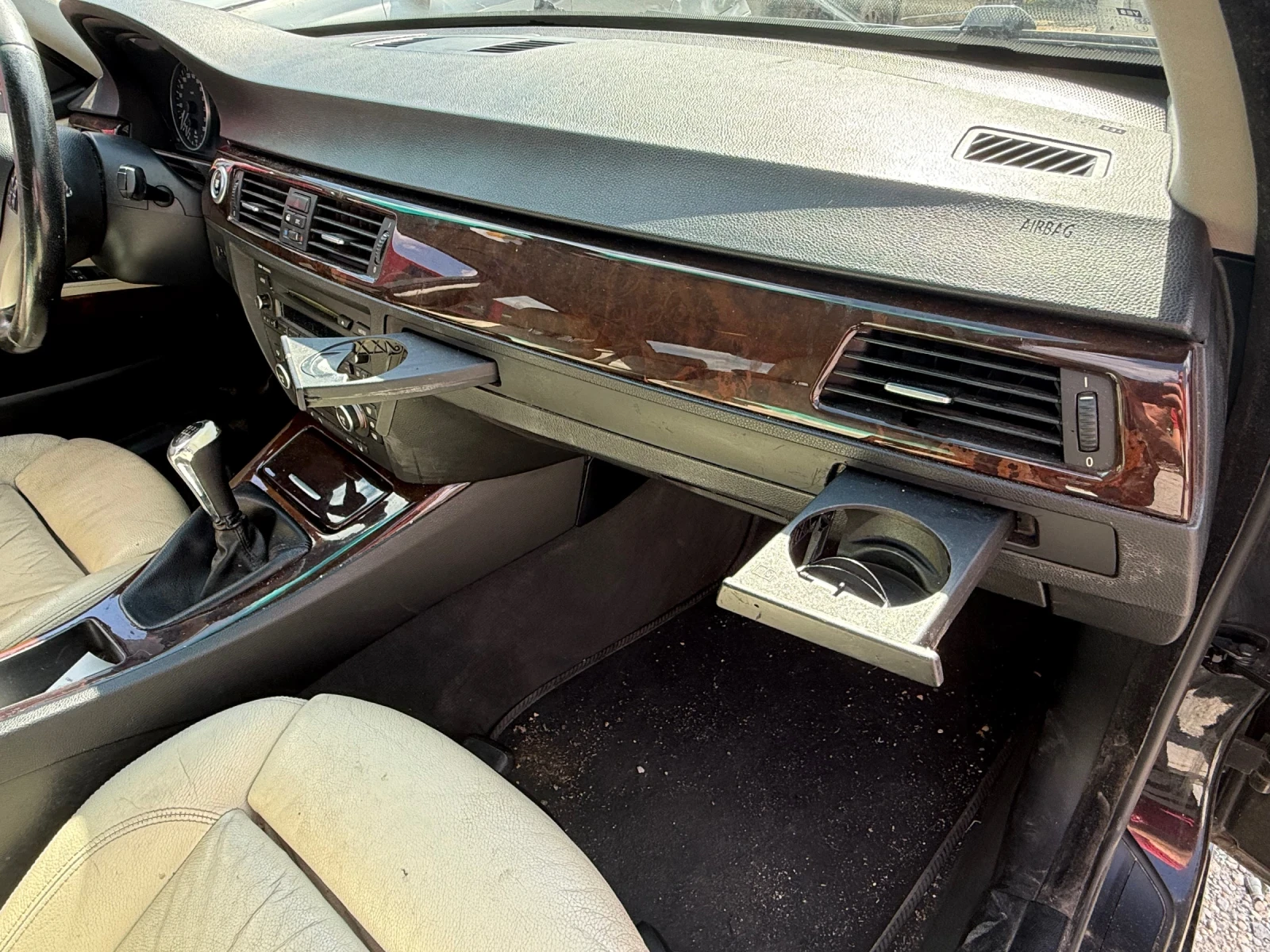BMW 320 D 163hp Xenon/Ел. Рейка/Рекаро с подгрев/, снимка 11 - Автомобили и джипове - 56316055