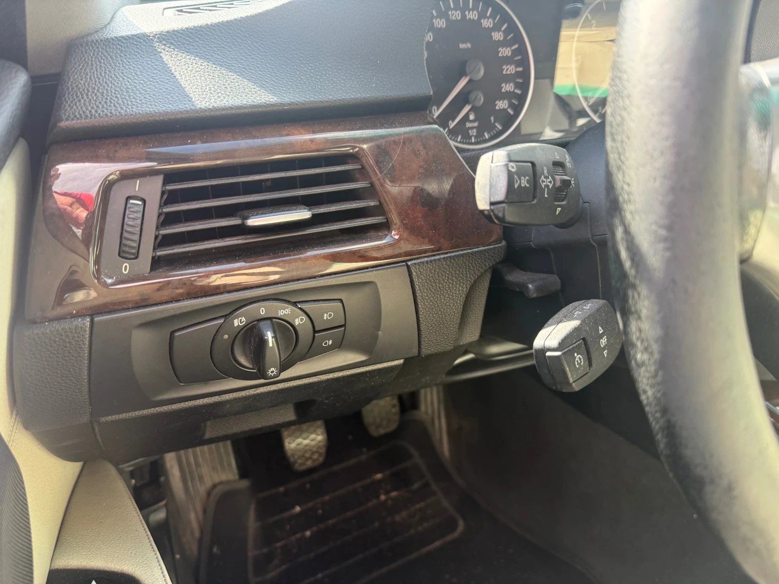 BMW 320 D 163hp Xenon/Ел. Рейка/Рекаро с подгрев/, снимка 9 - Автомобили и джипове - 56316055