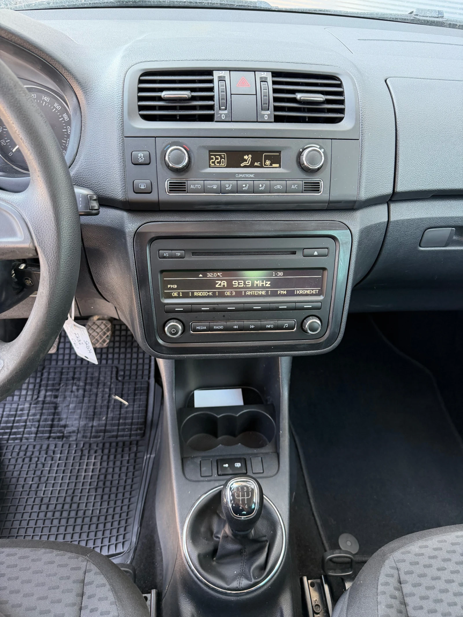Skoda Fabia, снимка 10 - Автомобили и джипове - 56358677