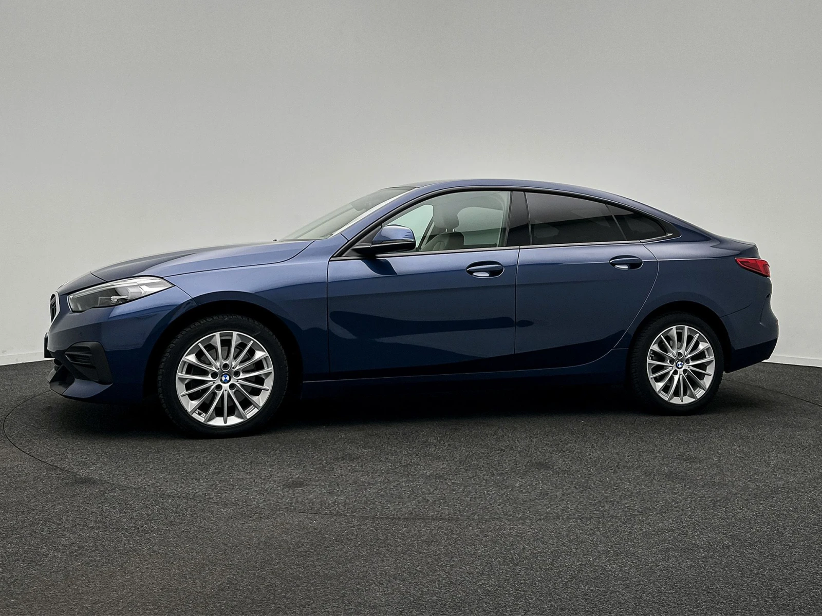 BMW 216 d Gran Coupe, снимка 2 - Автомобили и джипове - 56364959