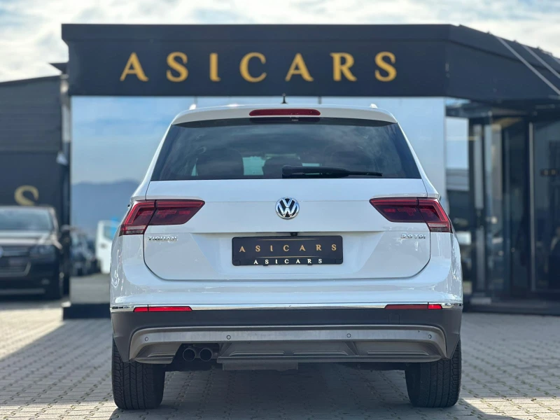 VW Tiguan / 2.0 TDI / PANORAMA / FULL LED / DIGITAL / TOP /, снимка 4 - Автомобили и джипове - 52890148