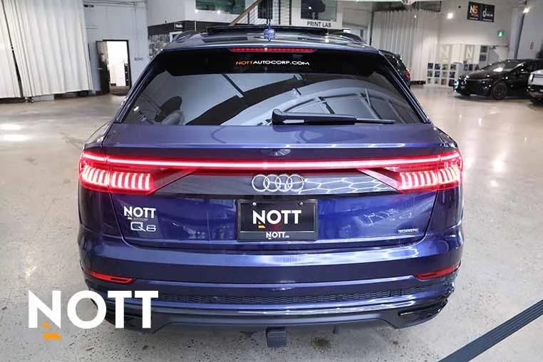 Audi Q8 TECHNIK* B&O* HEAD-UP* DISTRONIC* НОВ ДВИГАТЕЛ - изображение 4