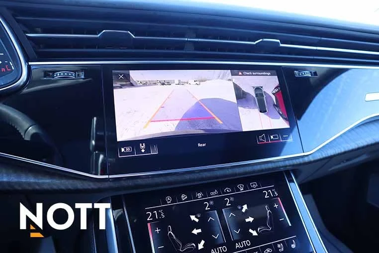 Audi Q8 TECHNIK* B&O* HEAD-UP* DISTRONIC* НОВ ДВИГАТЕЛ, снимка 12 - Автомобили и джипове - 53432908