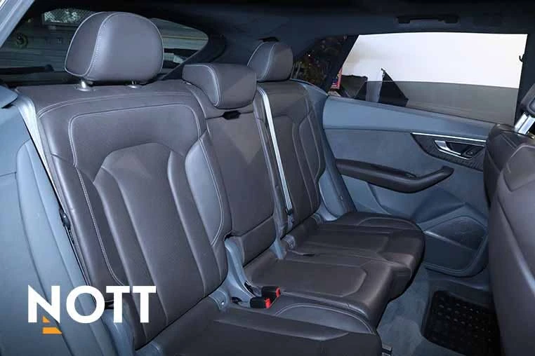 Audi Q8 TECHNIK* B&O* HEAD-UP* DISTRONIC* НОВ ДВИГАТЕЛ, снимка 14 - Автомобили и джипове - 53432908