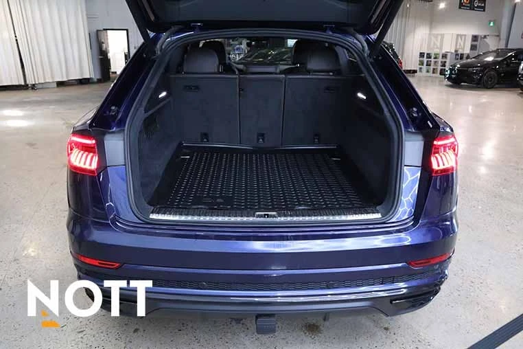 Audi Q8 TECHNIK* B&O* HEAD-UP* DISTRONIC* НОВ ДВИГАТЕЛ - изображение 6