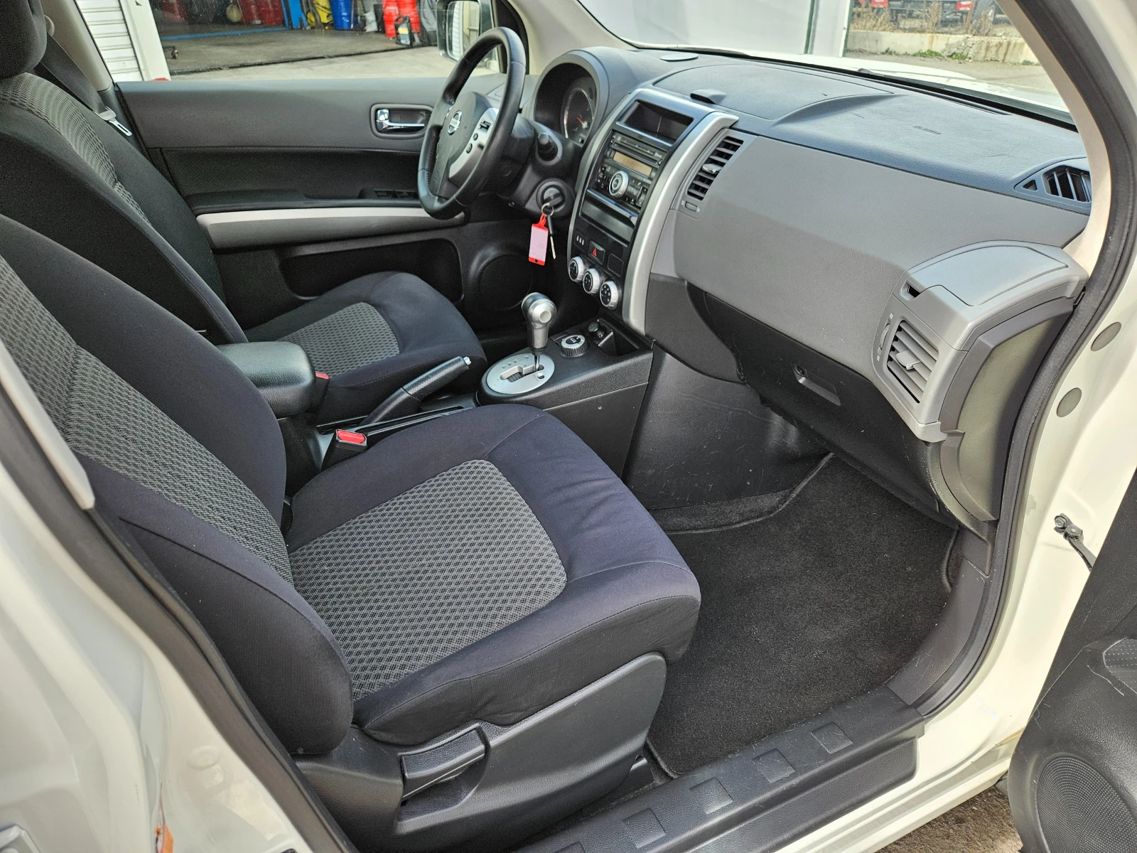 Nissan X-trail 2.0DCI/4X4/150k.c/ACC/БЛУТУТ/EURO 4/ТОП | Mobile.bg — изображение 14