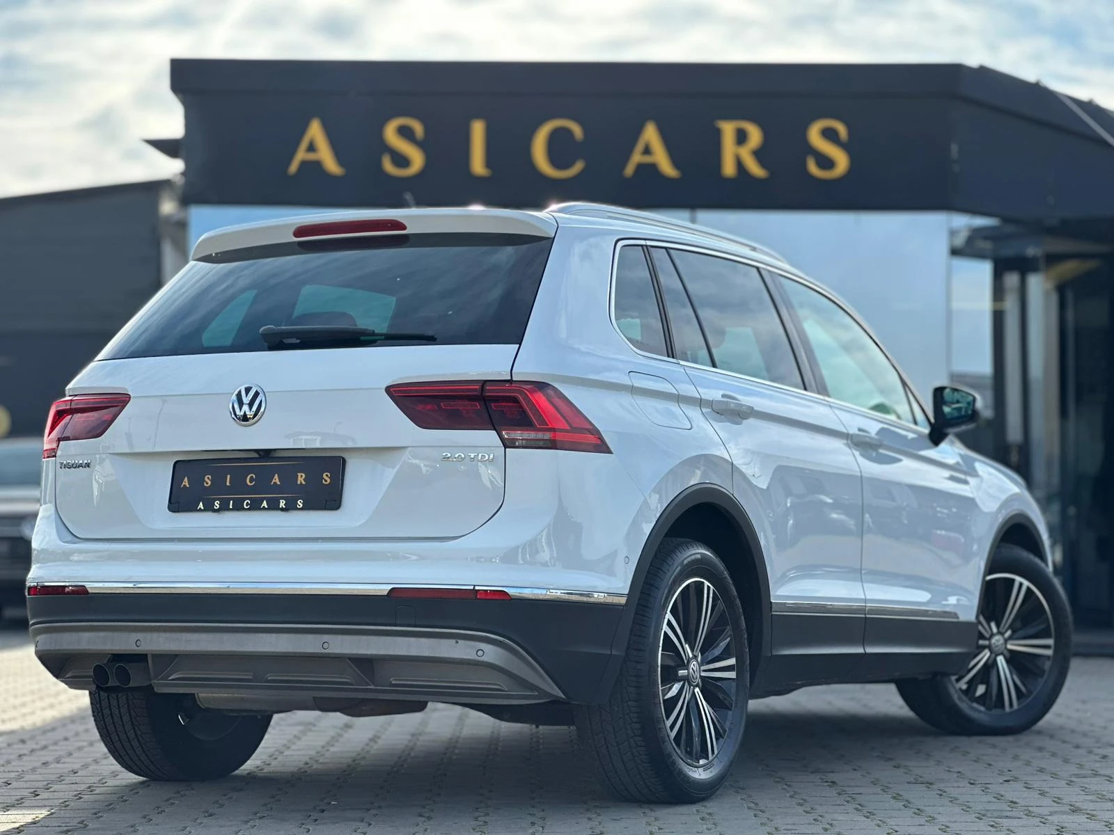 VW Tiguan / 2.0 TDI / PANORAMA / FULL LED / DIGITAL / TOP / | Mobile.bg � ����������� 5