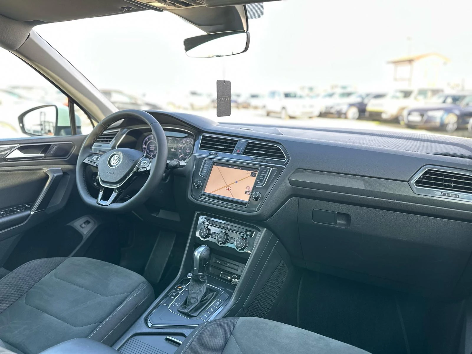 VW Tiguan / 2.0 TDI / PANORAMA / FULL LED / DIGITAL / TOP / | Mobile.bg � ����������� 13